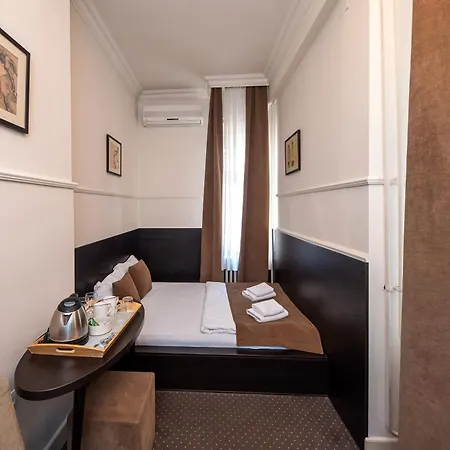 Top Central Rooms