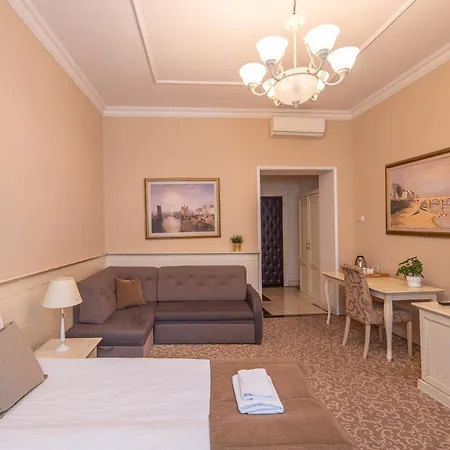 Top Central Rooms